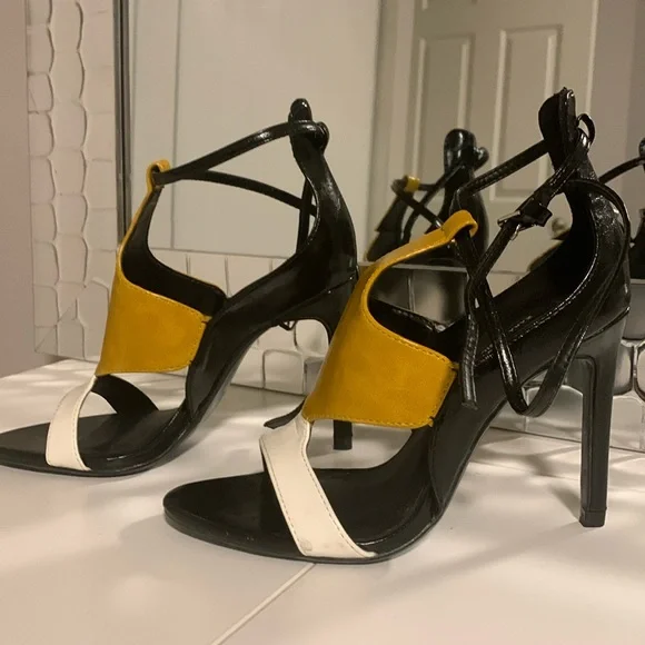 ZARA basic heels - Picture 1 of 10